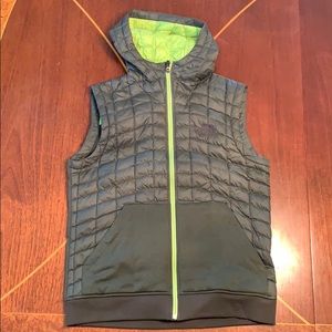 North face puffy vest.  Like new.  Medium.